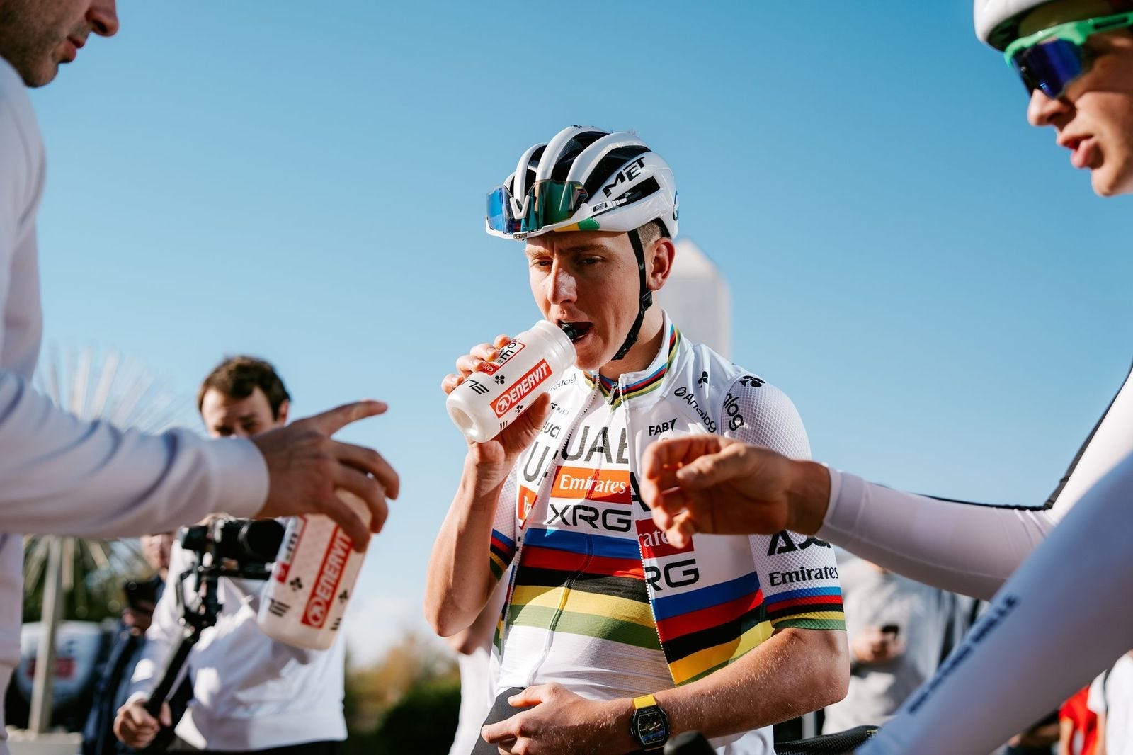 ETwo atheletes on their bicycles