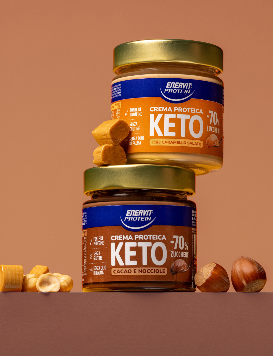 Ragazza con prodotto Keto